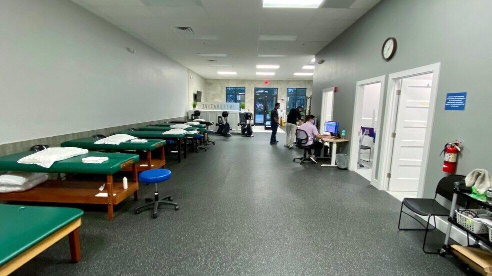 More Photos Of 3200-3600 SE Federal Hwy, Stuart Unknown For Lease