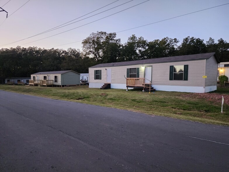 Primary Photo Of 37 S Acres W, Bristow Manufactured Housing Mobile Home Park For Sale