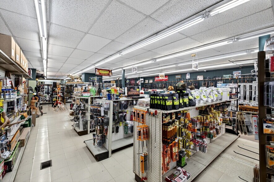 More Photos Of 23 W Main St, Canton Flex For Sale