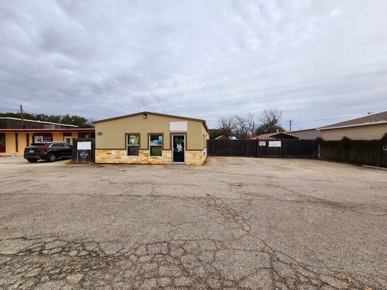 More Photos Of 108 Schertz Pky, Schertz Auto Repair For Sale