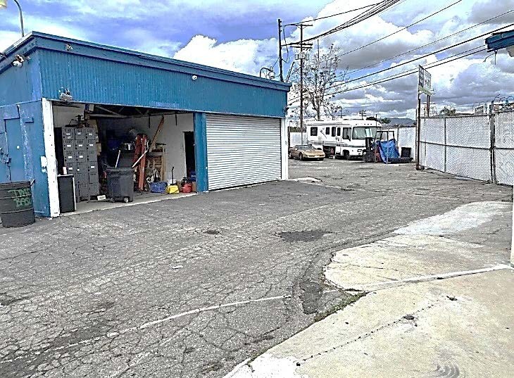 Primary Photo Of 7509 N San Fernando Rd, Burbank Warehouse For Lease