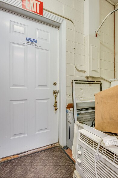 More Photos Of 1212-1216 Gum Branch Rd, Jacksonville General Retail For Sale