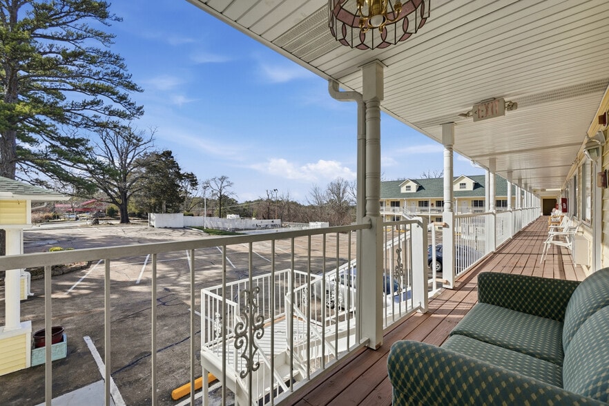 More Photos Of 3169 E Van Buren, Eureka Springs Hotel For Sale