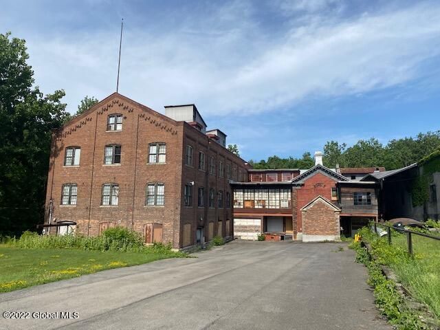 More Photos Of 146-150 Church St, Amsterdam Warehouse For Sale