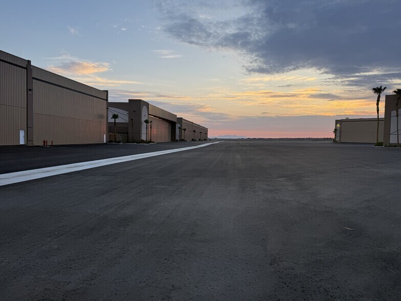More Photos Of 1180 - 1300 JetStar Ave. Ave, Henderson Airplane Hangar For Lease