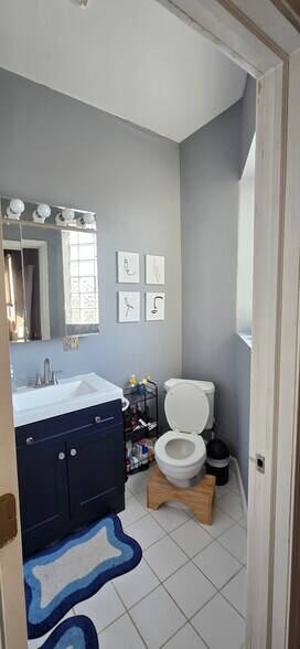 More Photos Of 1216 W Grand Ave, Chicago Storefront Retail Residential For Sale