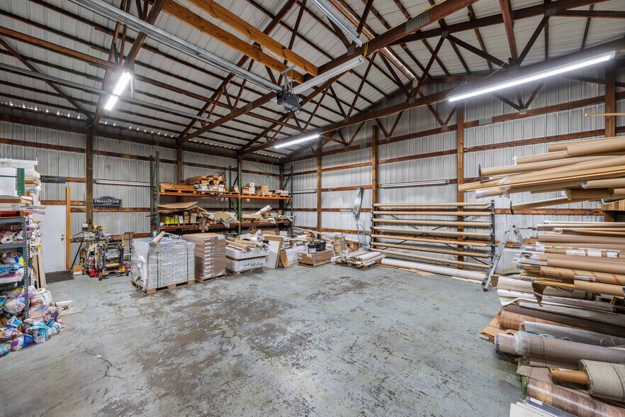 More Photos Of 364 W Main St, Decaturville Flex For Sale