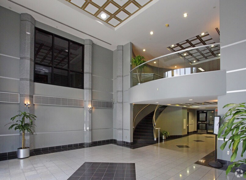 More Photos Of 6805 N Capital of Texas Hwy, Austin Office For Lease