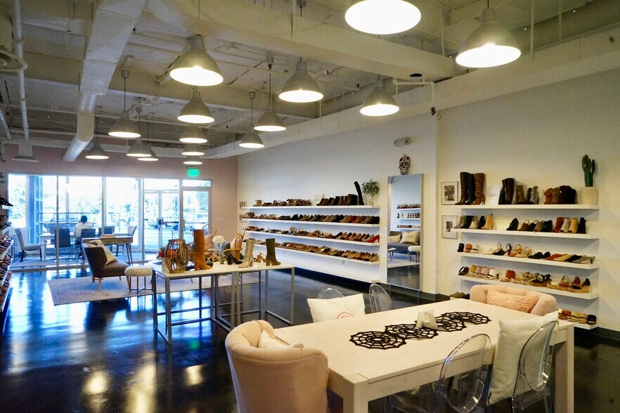 More Photos Of 3485 S La Cienega Blvd, Los Angeles Storefront For Lease