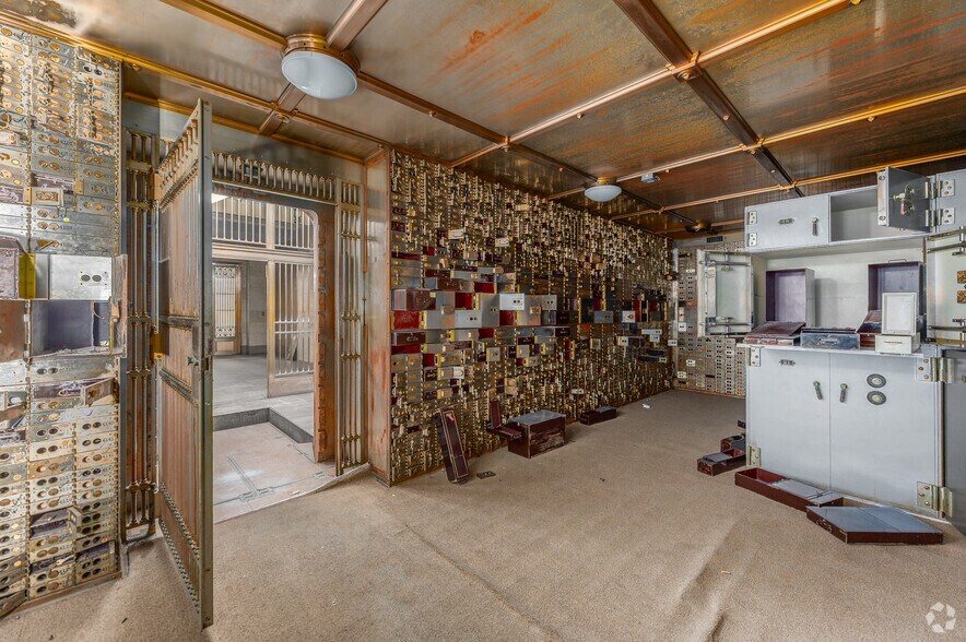More Photos Of 925 Euclid Ave, Cleveland Office For Sale