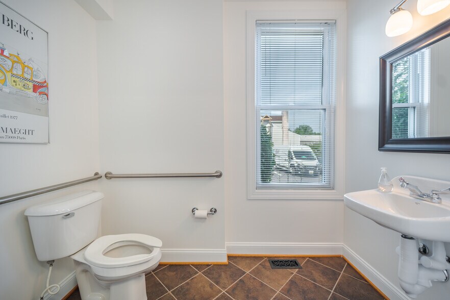 More Photos Of 134 Cockeysville Rd, Cockeysville Medical For Lease