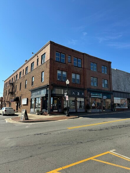 Primary Photo Of 104-110 S Hill Ave, South Hill Office Residential For Lease