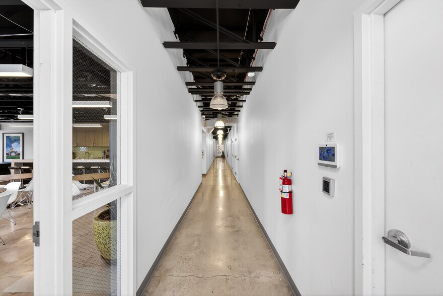 More Photos Of 7630 Biscayne Blvd, Miami Office For Lease