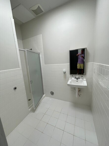 More Photos Of 2860 W State Road 84, Fort Lauderdale Office For Sale