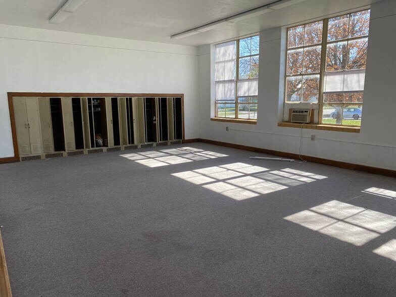 More Photos Of 719 S Fayette St, Washington Court House Flex For Sale