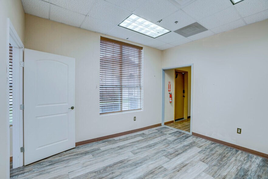 More Photos Of 7711 San Jacinto Pl, Plano Medical For Lease