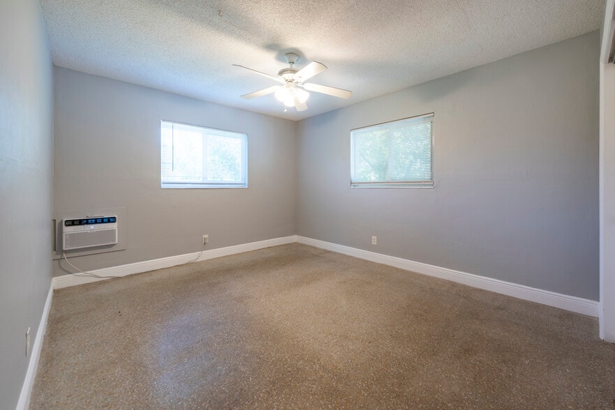 More Photos Of 806 NE 16th Pl, Fort Lauderdale Apartments For Sale
