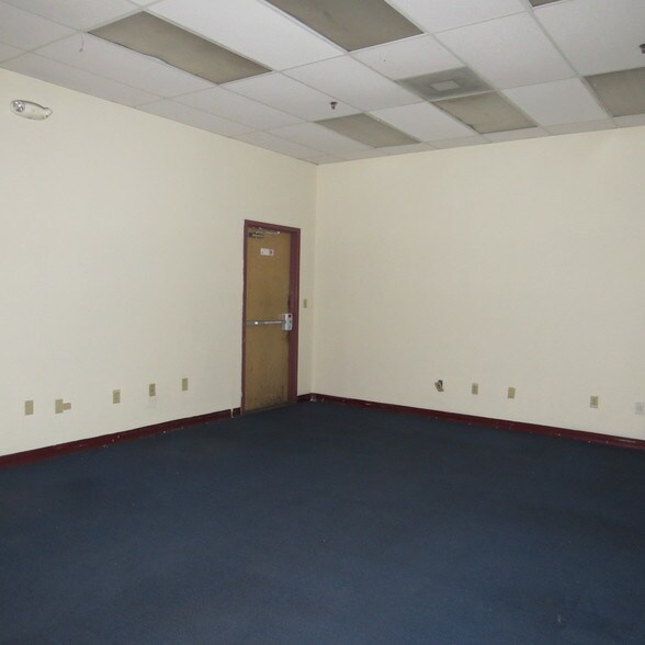 More Photos Of 201 W Anaya Rd, Pharr Warehouse For Lease