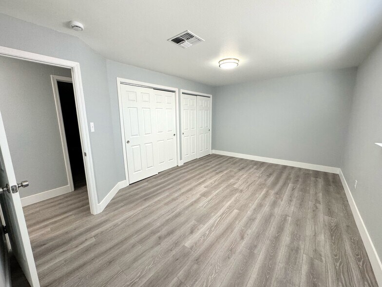 More Photos Of 905 Mauldin Ln, Reno Multifamily For Sale