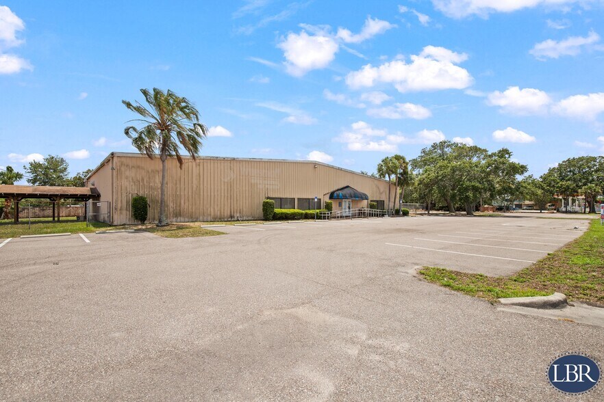 More Photos Of 187 Barton Blvd, Rockledge Freestanding For Lease