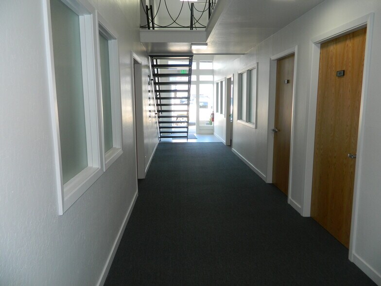 More Photos Of 1336 N Carolan Ave, Burlingame Warehouse For Lease