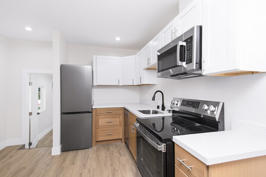 More Photos Of 1823 P St, Sacramento Apartments For Sale