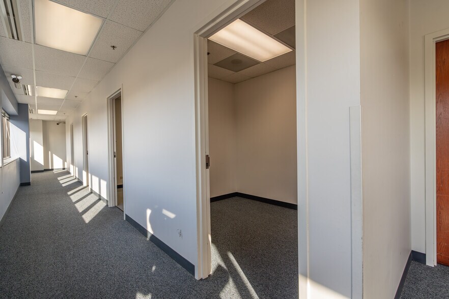 More Photos Of 1111 Superior St, Melrose Park Medical For Lease