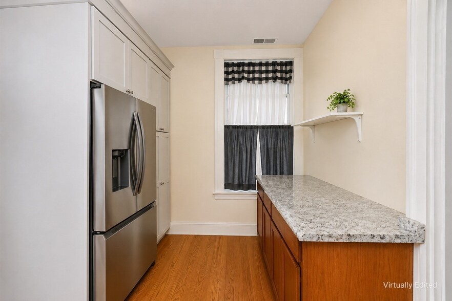 More Photos Of 98 Main St, Peabody General Retail For Sale