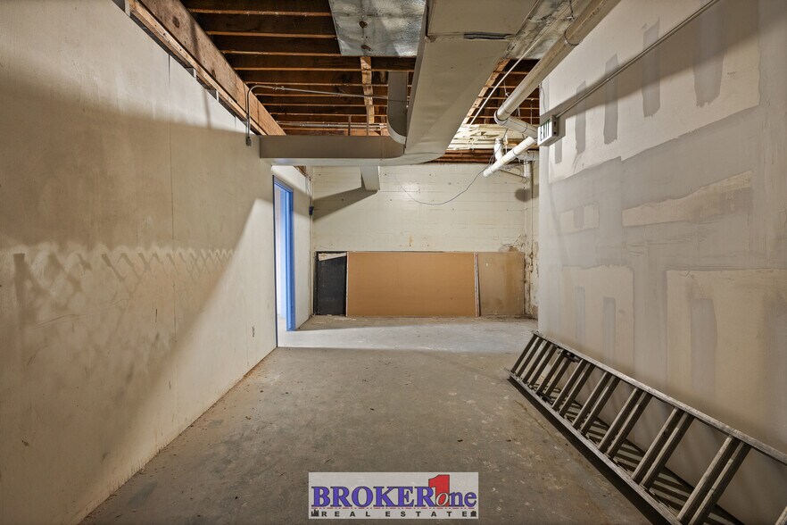 More Photos Of 225 N Wolcott St, Casper Flex For Lease