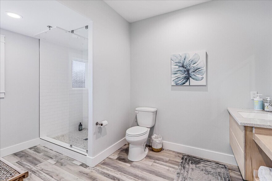 More Photos Of 121 Cut Off Rd, Port Aransas Office Residential For Sale