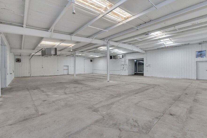 More Photos Of 1600 Park Lane Dr, Trenton Industrial For Sale