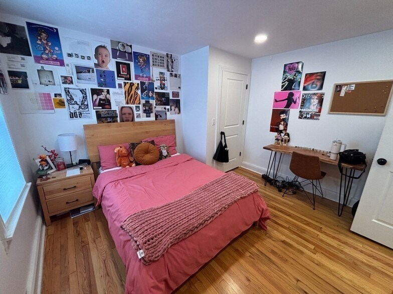 More Photos Of 218 Coggeshall St, New Bedford Storefront Retail Residential For Sale