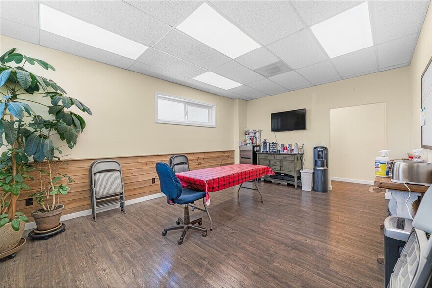 More Photos Of 2937 Merriman Rd, Medford Storefront Retail Residential For Sale