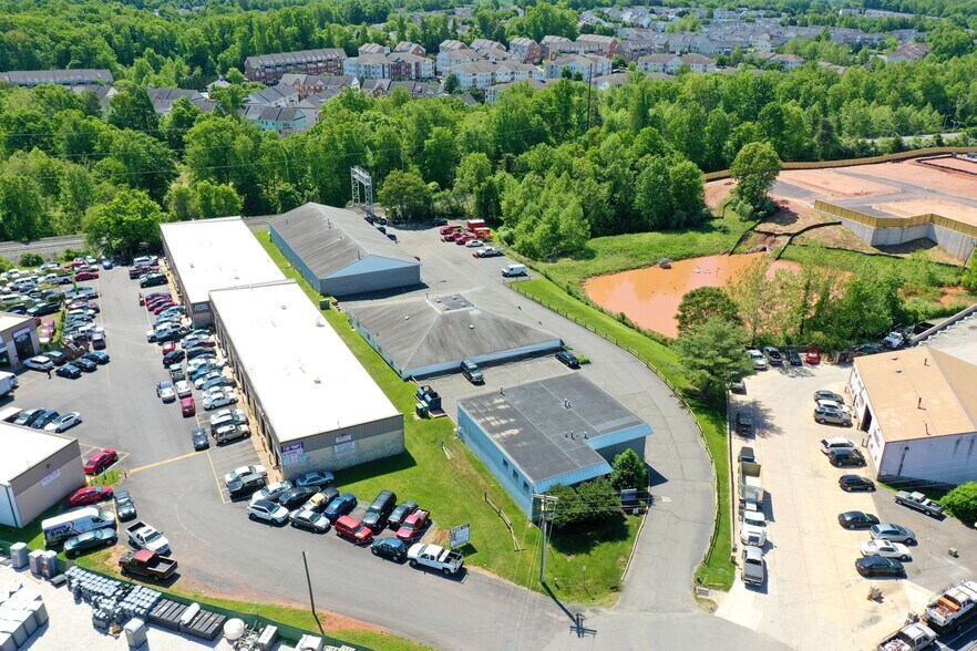 More Photos Of 9208 Venture Ct, Manassas Park Warehouse For Lease