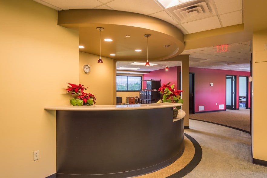 More Photos Of 1600 W Bloomfield Rd, Bloomington Medical For Lease