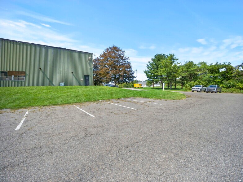More Photos Of 1434-1440 County Rd, Wantage Warehouse For Sale