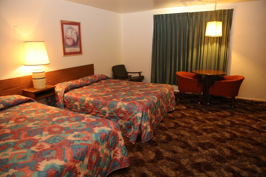 More Photos Of 2101-2105 Navajo Blvd, Holbrook Hospitality For Sale