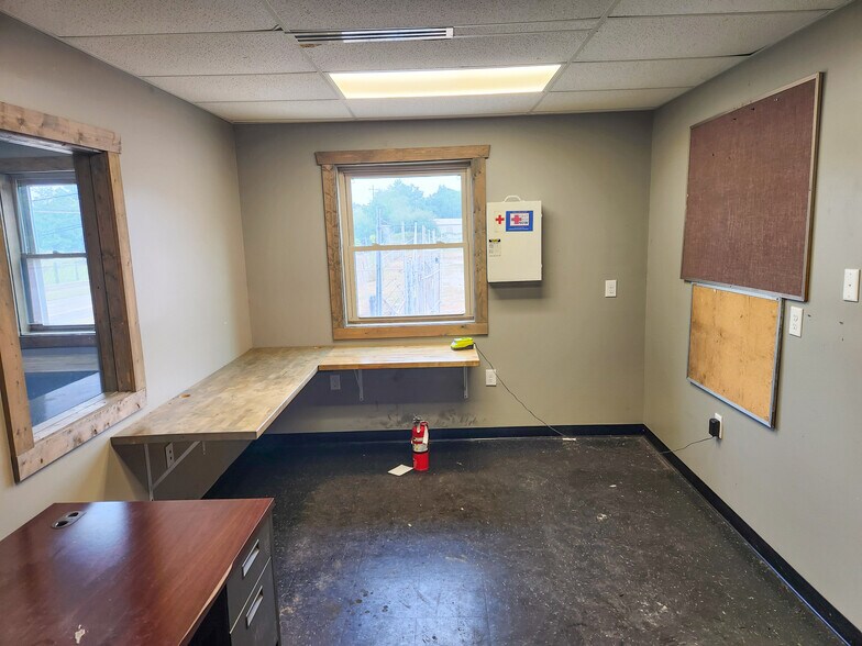 More Photos Of 1111 Virginia St, Mobile Industrial For Lease