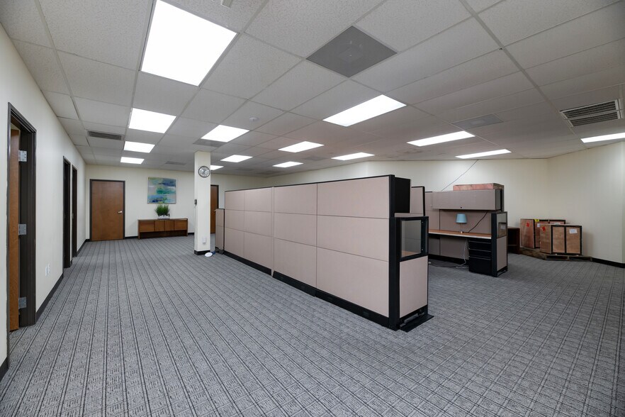 More Photos Of 1610 Corporate Ct, Irving Office For Lease