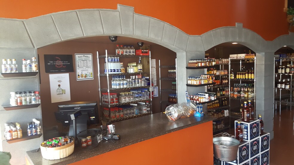 More Photos Of 921 S Willow Ave, Cookeville Storefront For Lease