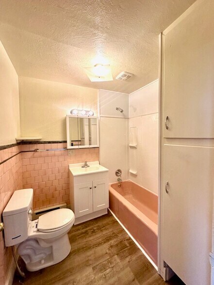 More Photos Of 862 Iron Ridge Rd, Spring Grove Apartments For Sale