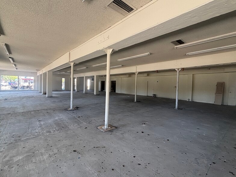 More Photos Of 6891-6893 Village Pky, Dublin Freestanding For Lease