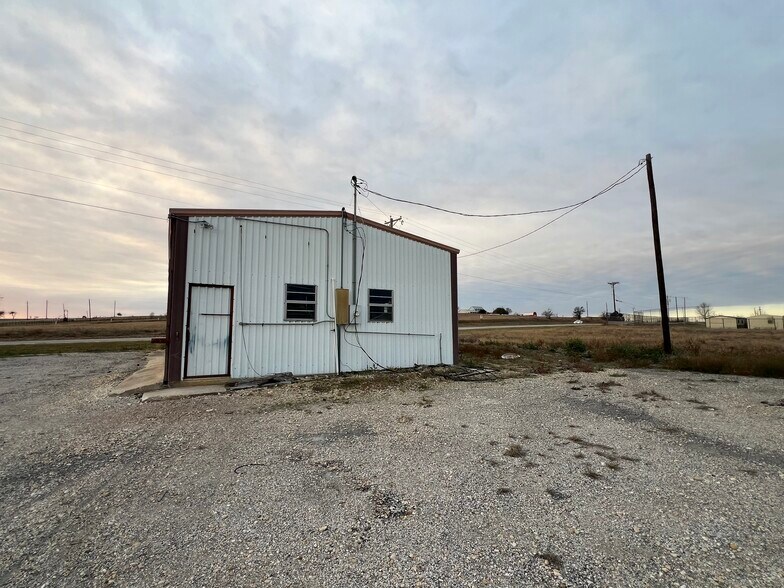More Photos Of 14201 S State Highway 95, Coupland Land For Sale