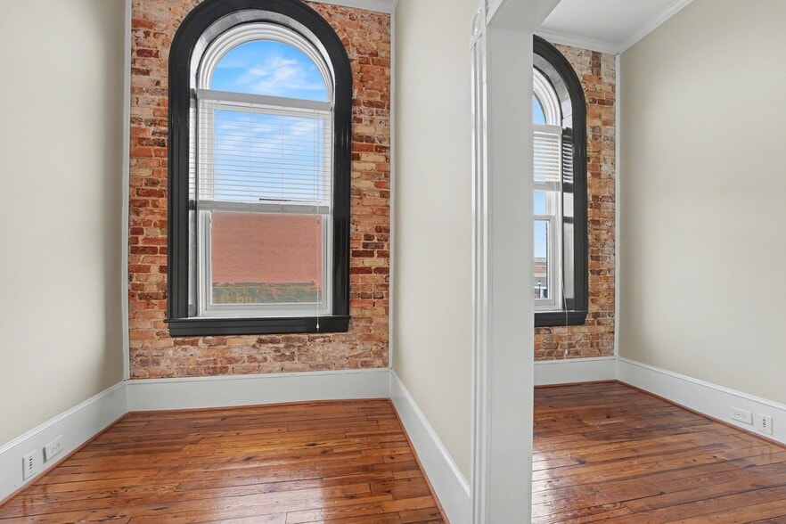 More Photos Of 106 W Moore Ave, Mooresville Loft Creative Space For Lease