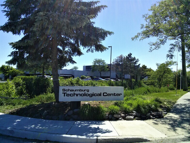 More Photos Of 105-195 W Central Rd, Schaumburg Loft Creative Space For Lease