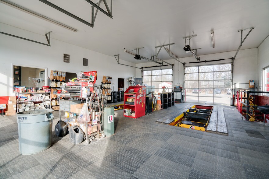 More Photos Of 1000 Shortcut Rd, Marine City Freestanding For Sale