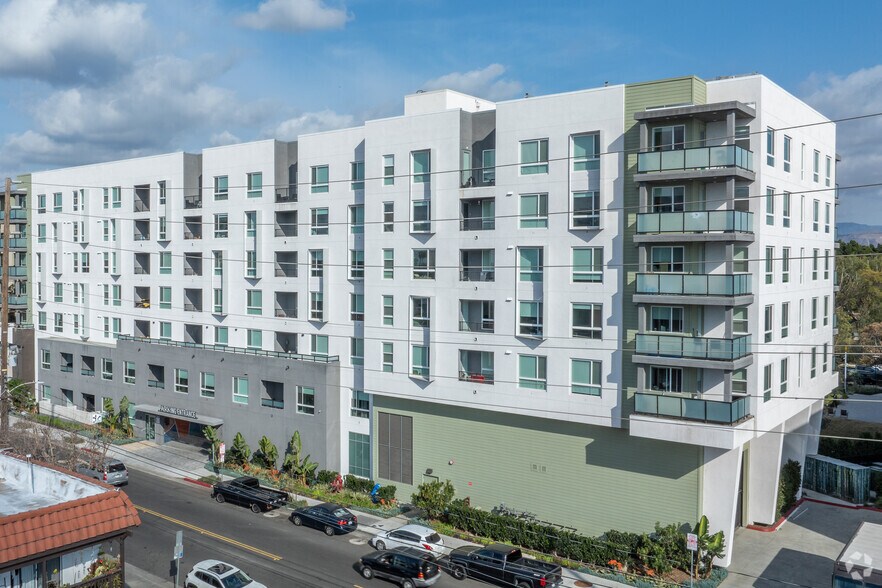 More Photos Of 1660 E 1st St, Santa Ana Storefront For Lease