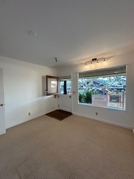 More Photos Of San Carlos St, Carmel Storefront For Lease