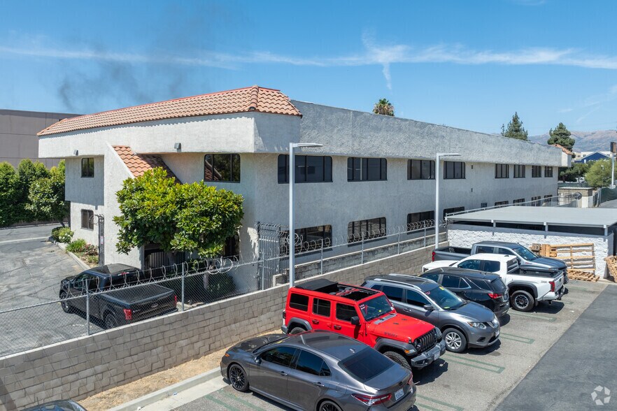 More Photos Of 9010 Corbin Ave, Northridge Office For Lease