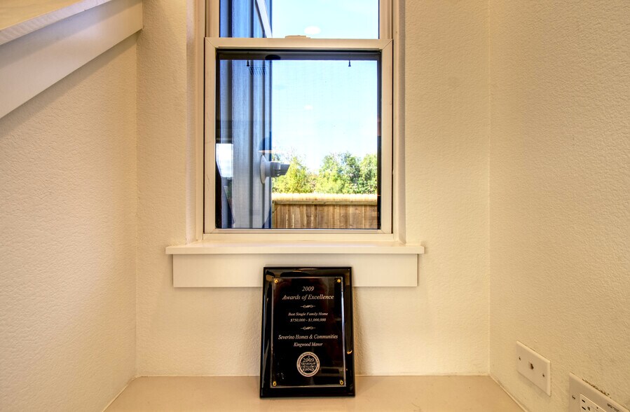 More Photos Of 2608 Bristol Dr, Austin Multifamily For Sale